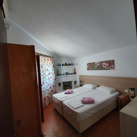 Dionisos Studios And Apts Skiathos Κουκουναριές Εξωτερικό φωτογραφία