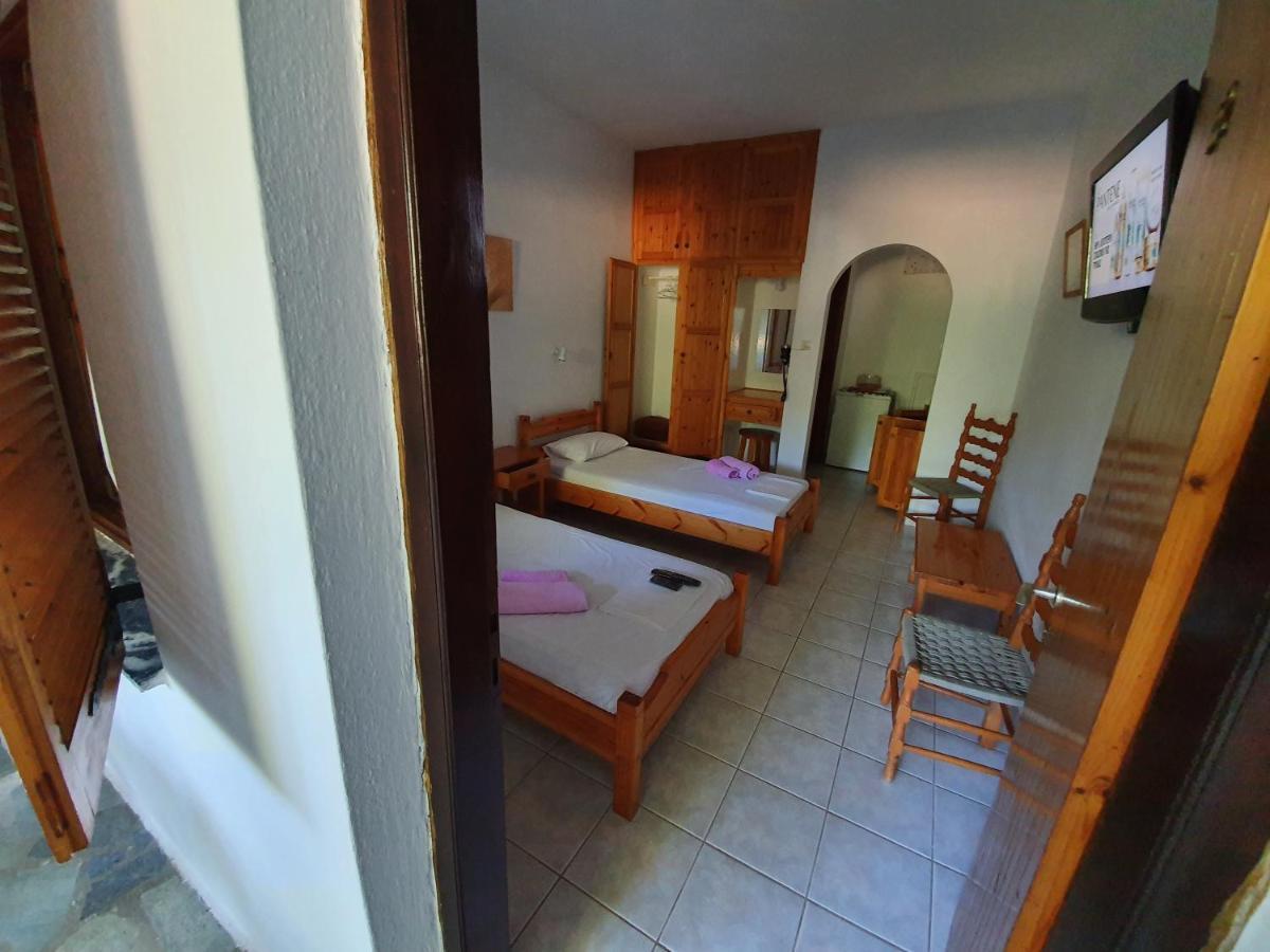 Dionisos Studios And Apts Skiathos Κουκουναριές Εξωτερικό φωτογραφία