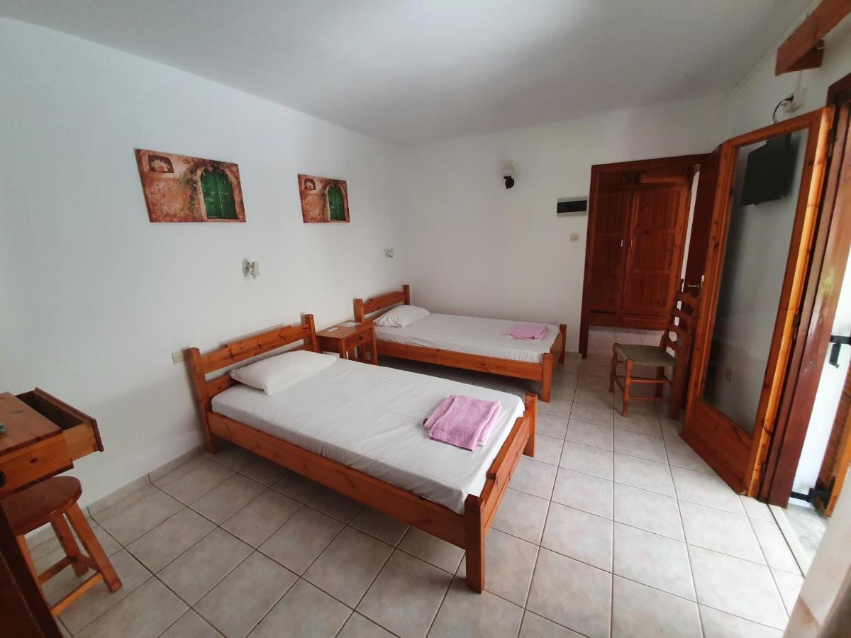Dionisos Studios And Apts Skiathos Κουκουναριές Εξωτερικό φωτογραφία