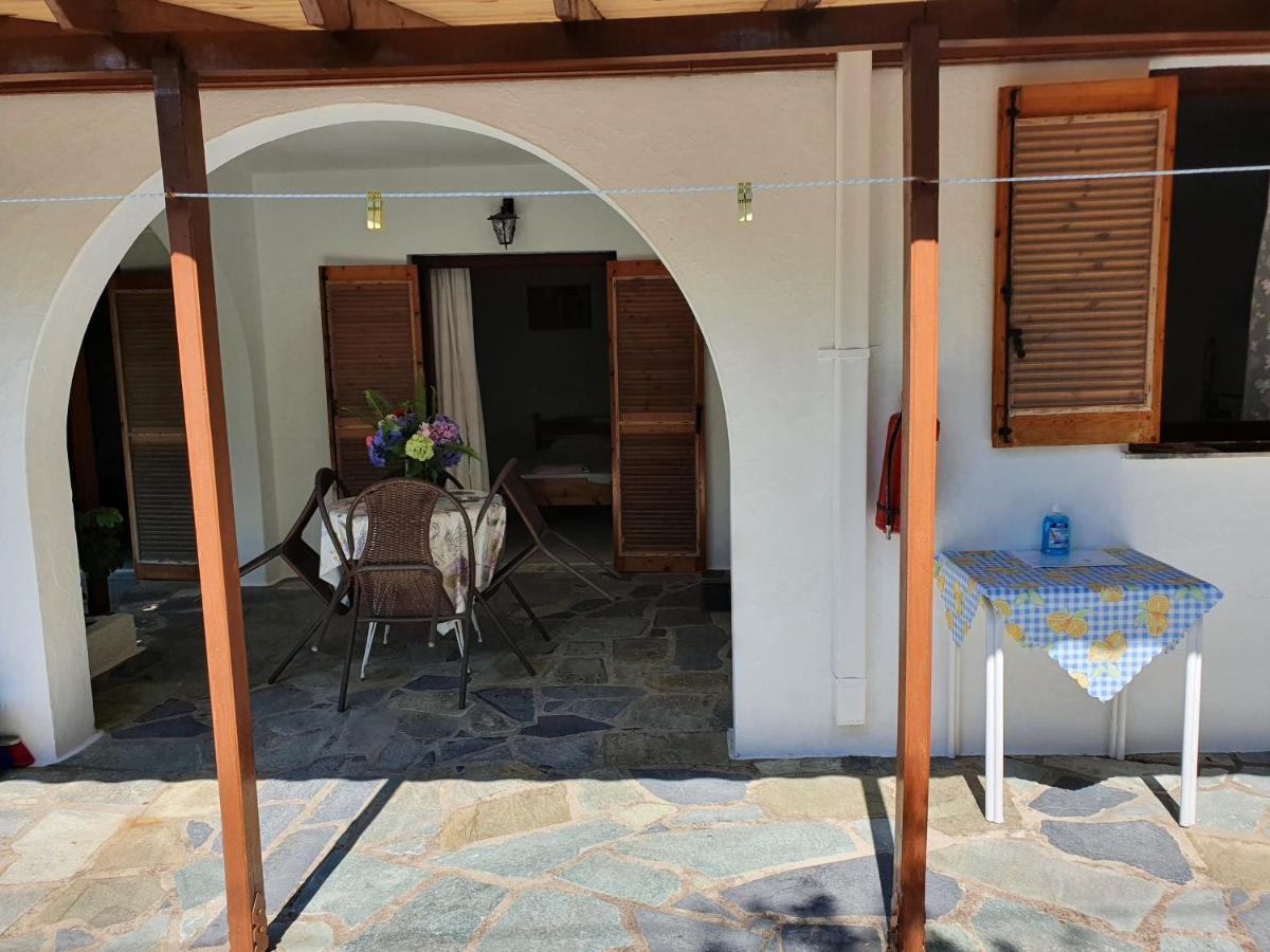 Dionisos Studios And Apts Skiathos Κουκουναριές Εξωτερικό φωτογραφία