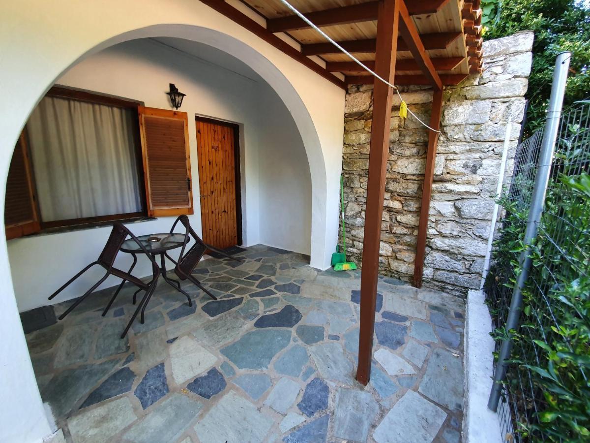Dionisos Studios And Apts Skiathos Κουκουναριές Εξωτερικό φωτογραφία