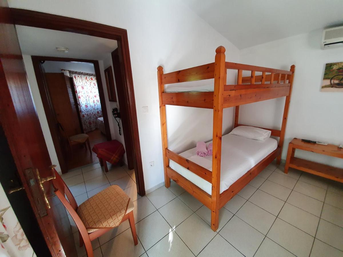 Dionisos Studios And Apts Skiathos Κουκουναριές Εξωτερικό φωτογραφία