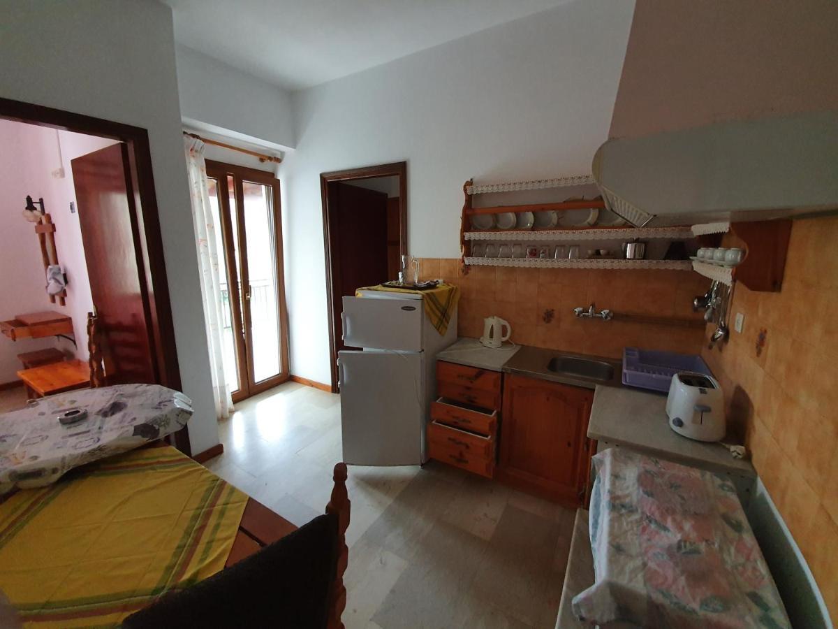 Dionisos Studios And Apts Skiathos Κουκουναριές Εξωτερικό φωτογραφία